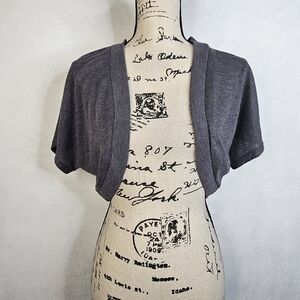 Lock & love short sleeve frey shrug sz L NWT